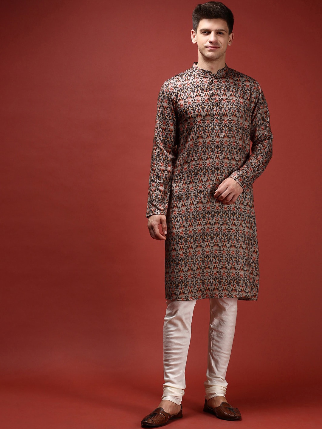 

KISAH Ethnic Motifs Printed Straight Kurta with Churidar, Grey