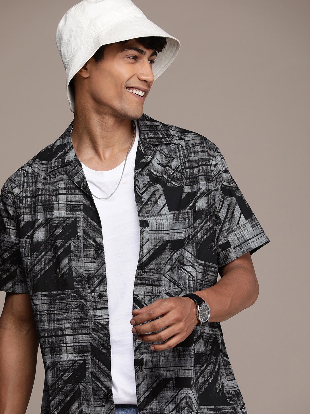 

WROGN Pure Cotton Boxy Fit Printed Cuban Collar Shirt, Black