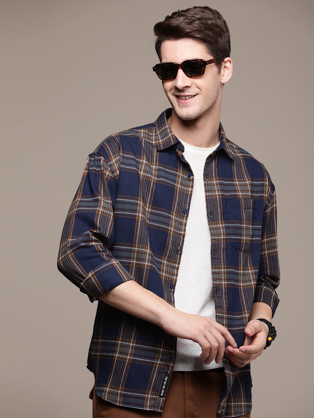 

WROGN Men Pure Cotton Boxy Tartan Checks Casual Shirt, Navy blue