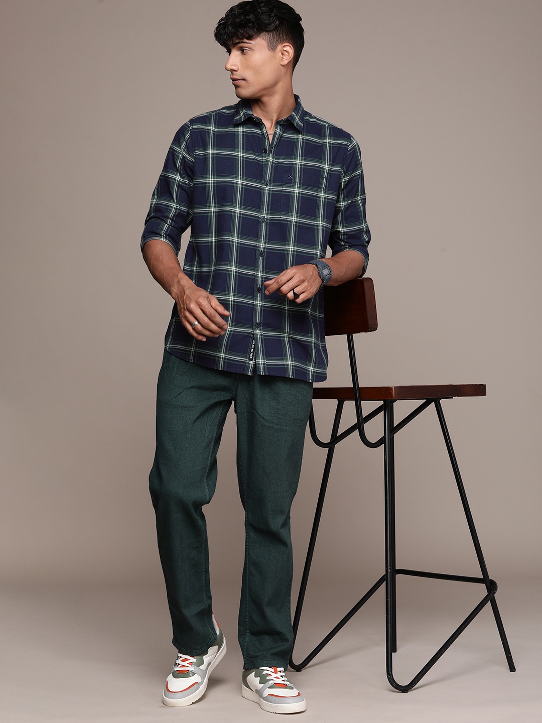 WROGN Slim Fit Tartan Checks Opaque Pure Cotton Casual Shirt, Navy blue