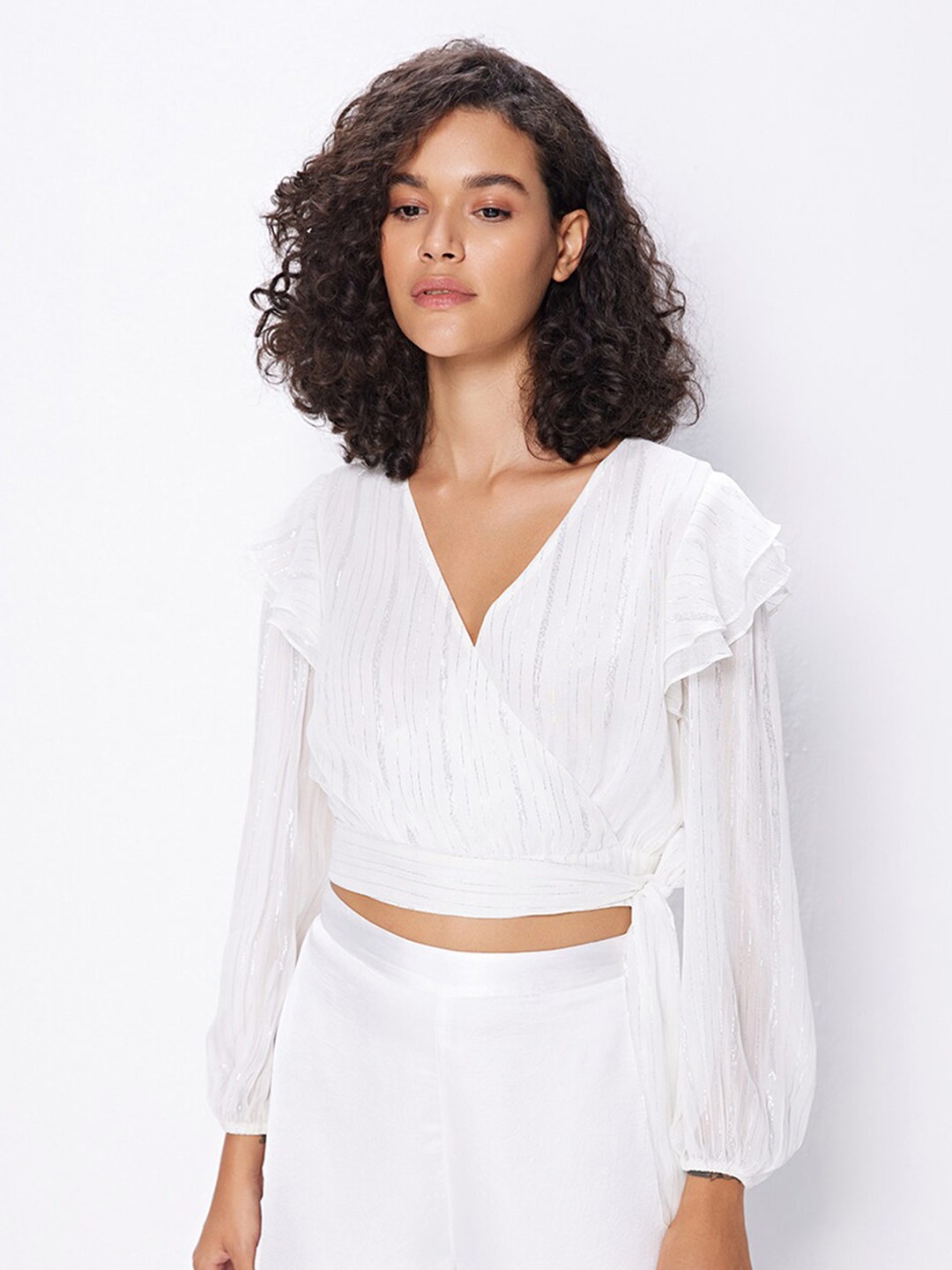 

COVER STORY White Vertical Striped V-Neck Puff Sleeves Wrap Crop Top