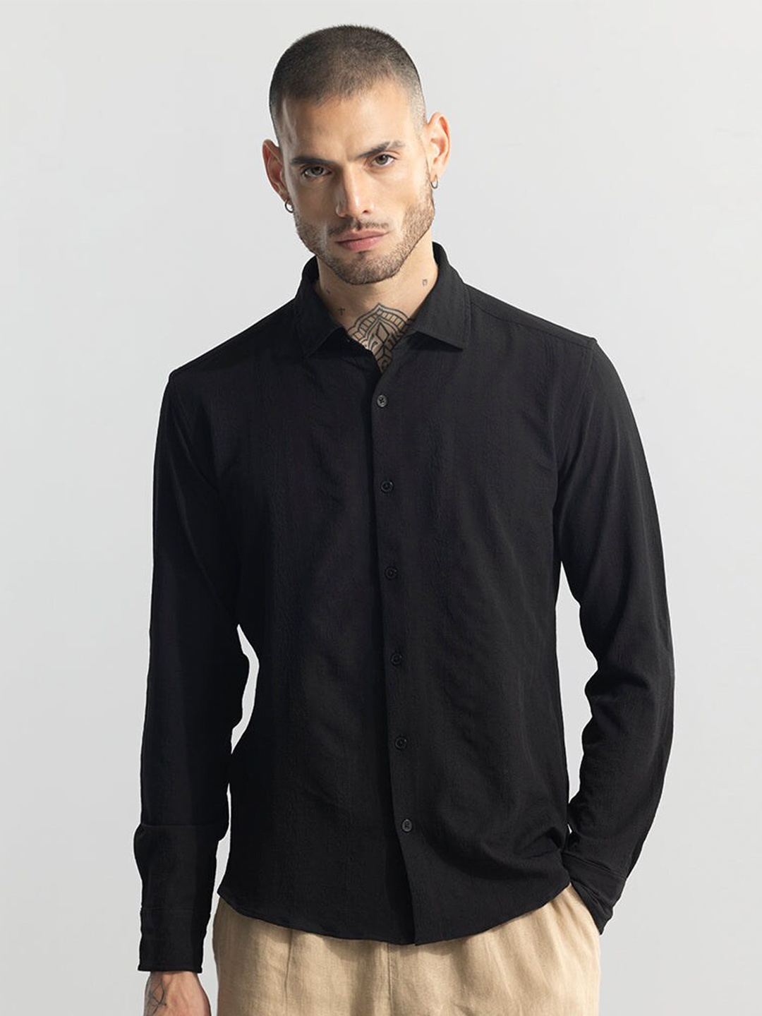 

Snitch Black Classic Slim Fit Opaque Self Striped Casual Shirt