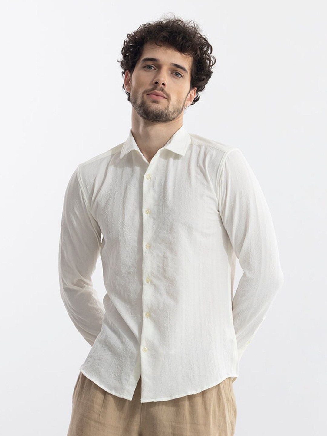 

Snitch White Classic Slim Fit Opaque Self Striped Casual Shirt