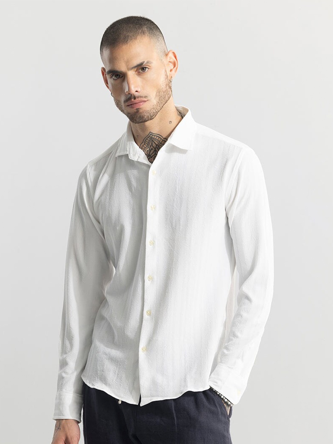 

Snitch White Classic Slim Fit Opaque Self Striped Casual Shirt
