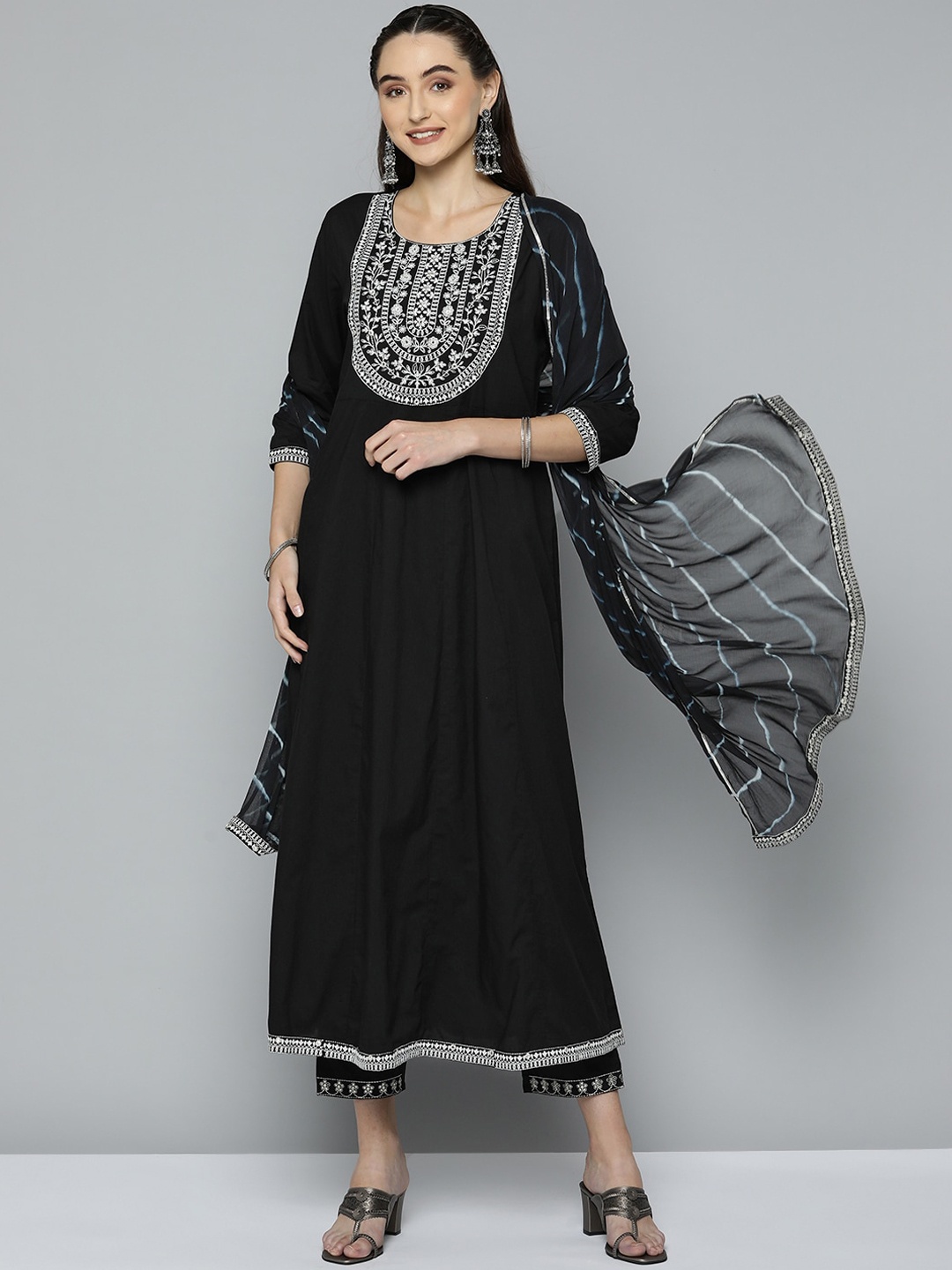 

KALINI Ethnic Motifs Yoke Design Thread Work Straight Kurta with Trousers & Dupatta, Black