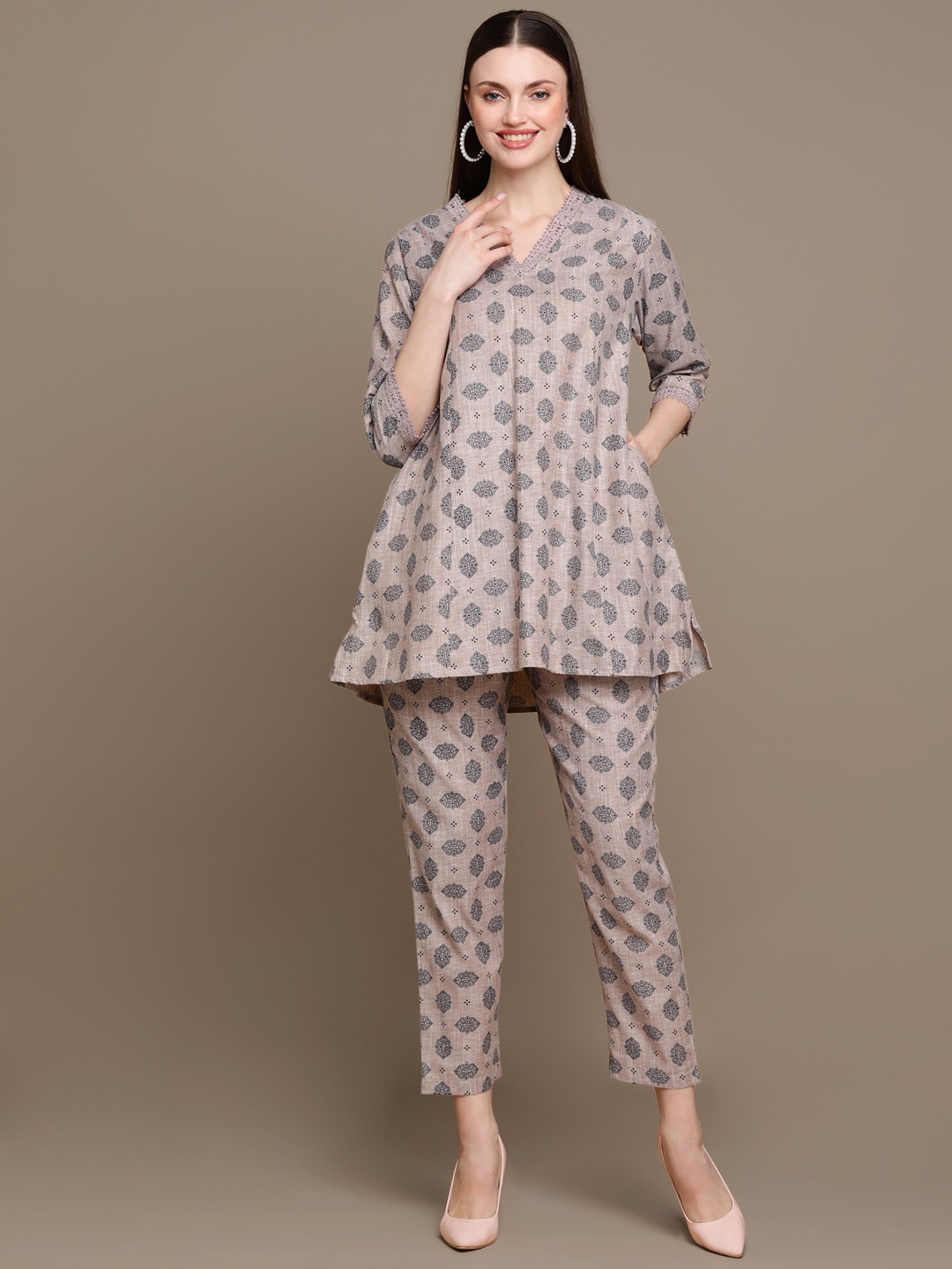 

KALINI Ethnic Motifs Printed Regular Kurti with Trousers, Grey