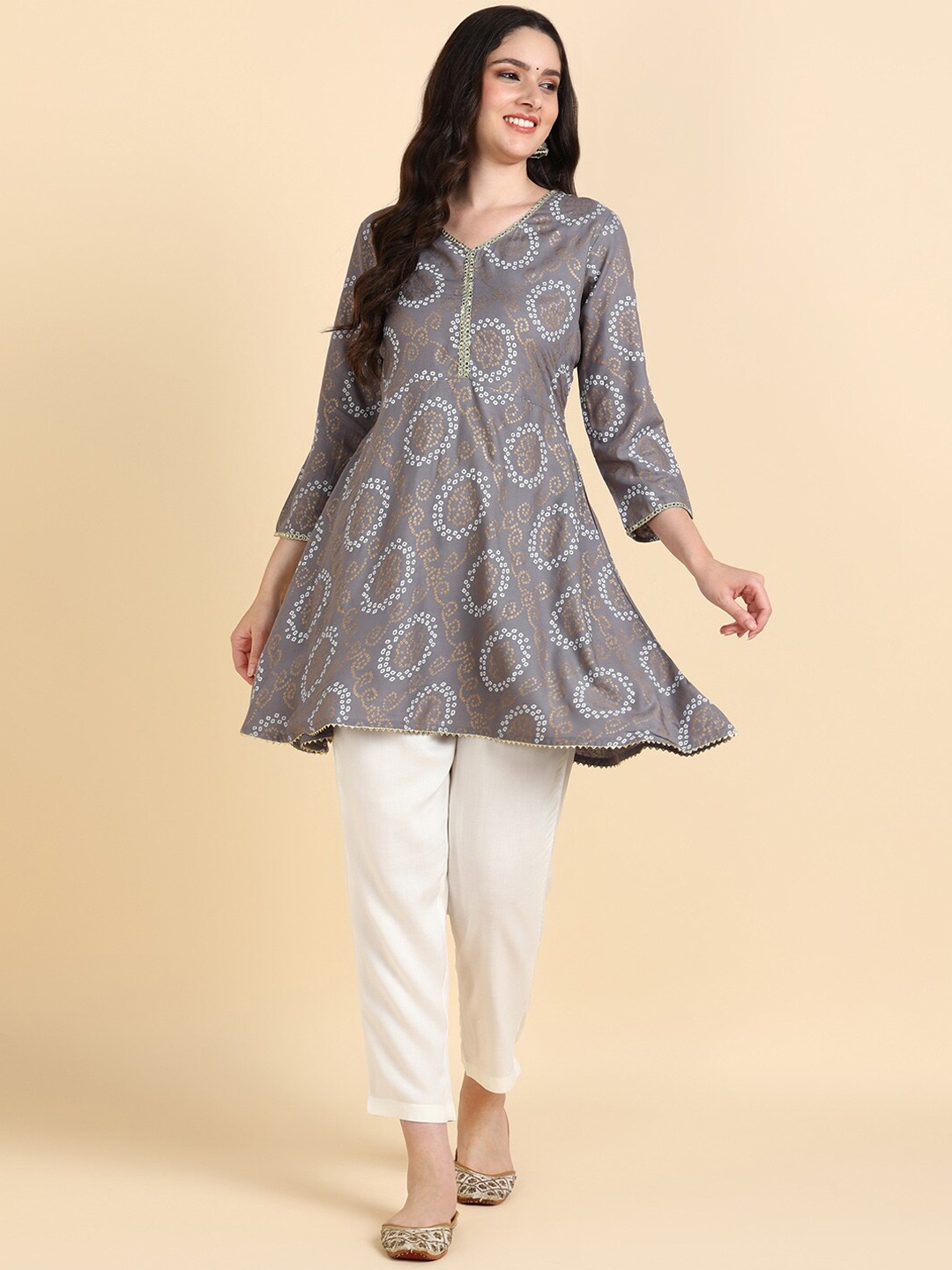 

KALINI Bandhani Printed Regular Kurta With Trousers, Grey