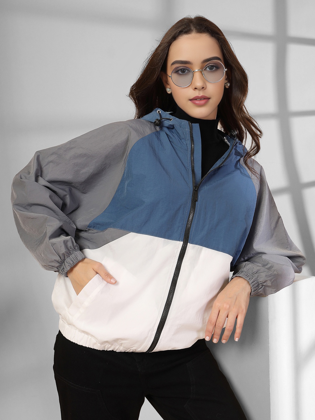 

CHKOKKO Colourblocked Windcheater Dry Fit Hooded Sporty Jacket, Blue