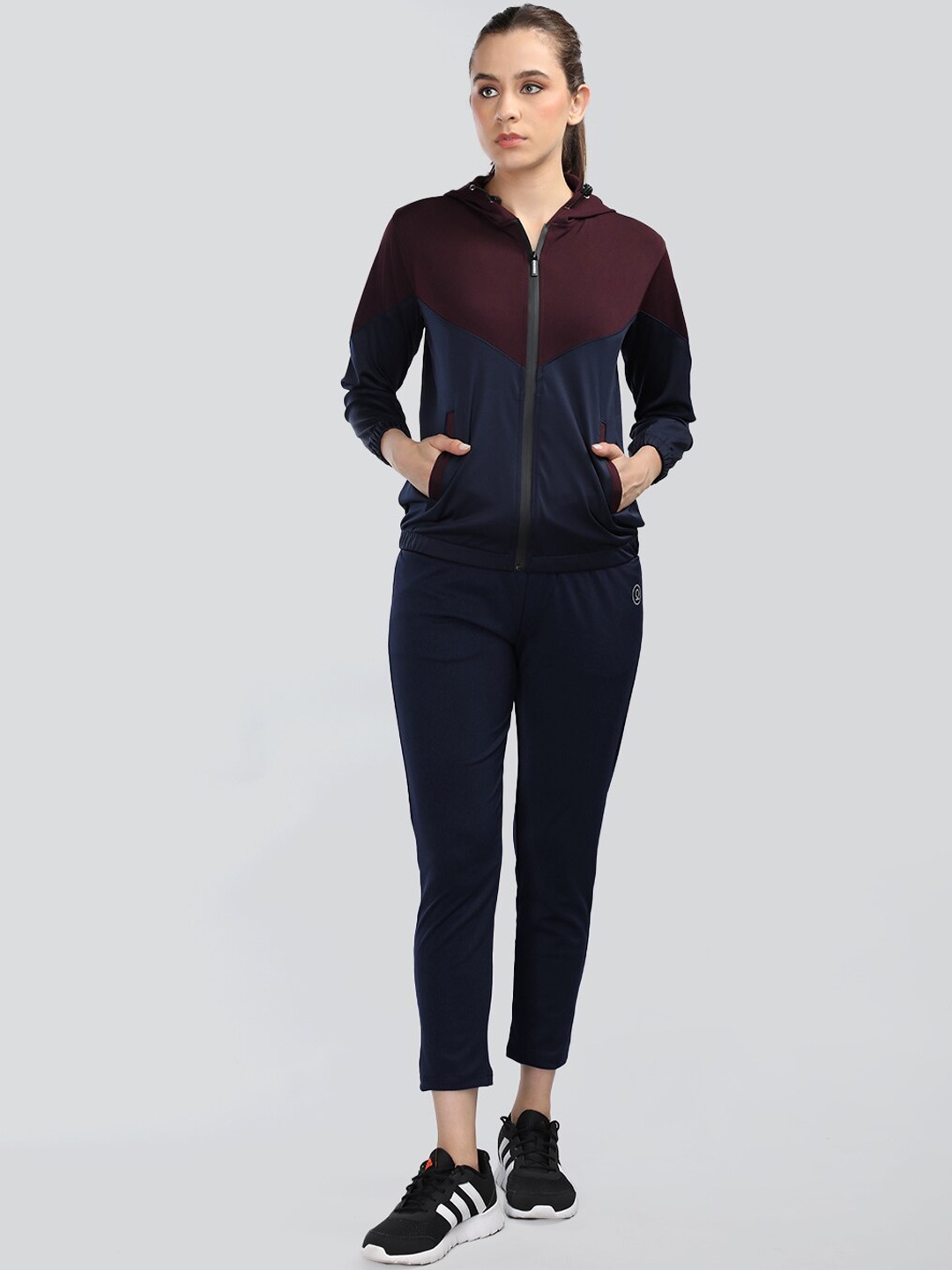 

CHKOKKO Colourblocked Hooded Tracksuits, Maroon