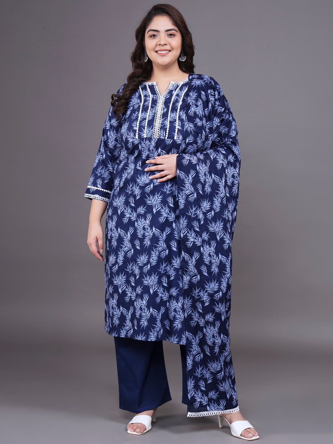 

Tissu Plus Size Floral Printed Pure Cotton Straight Kurta With Palazzos & Dupatta, Navy blue