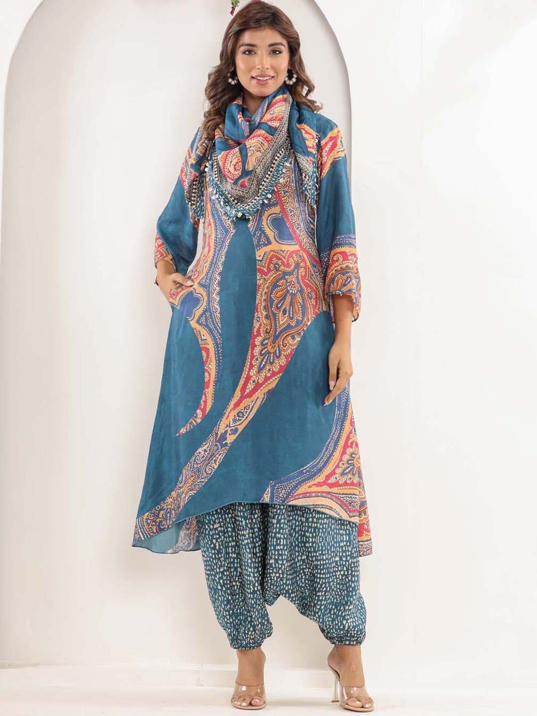 

Meena Bazaar Ethnic Motifs Printed A-Line Kurta With Harem Pants & Dupatta, Blue