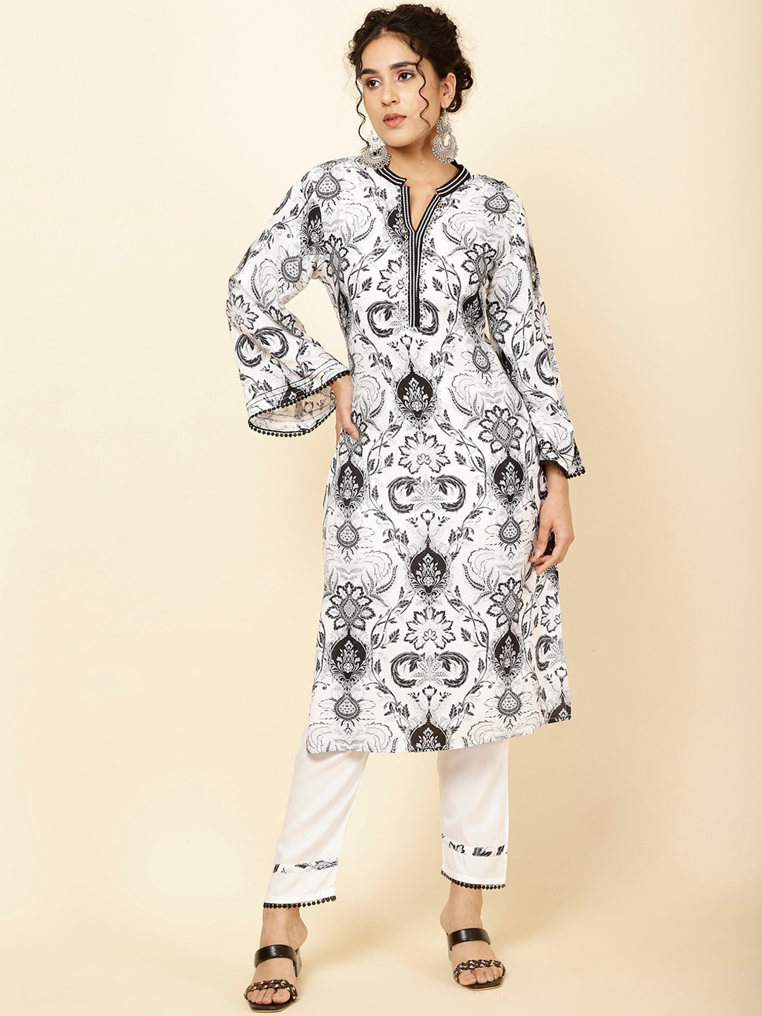 

Meena Bazaar Floral Printed Sequinned Kurta With Trousers, White
