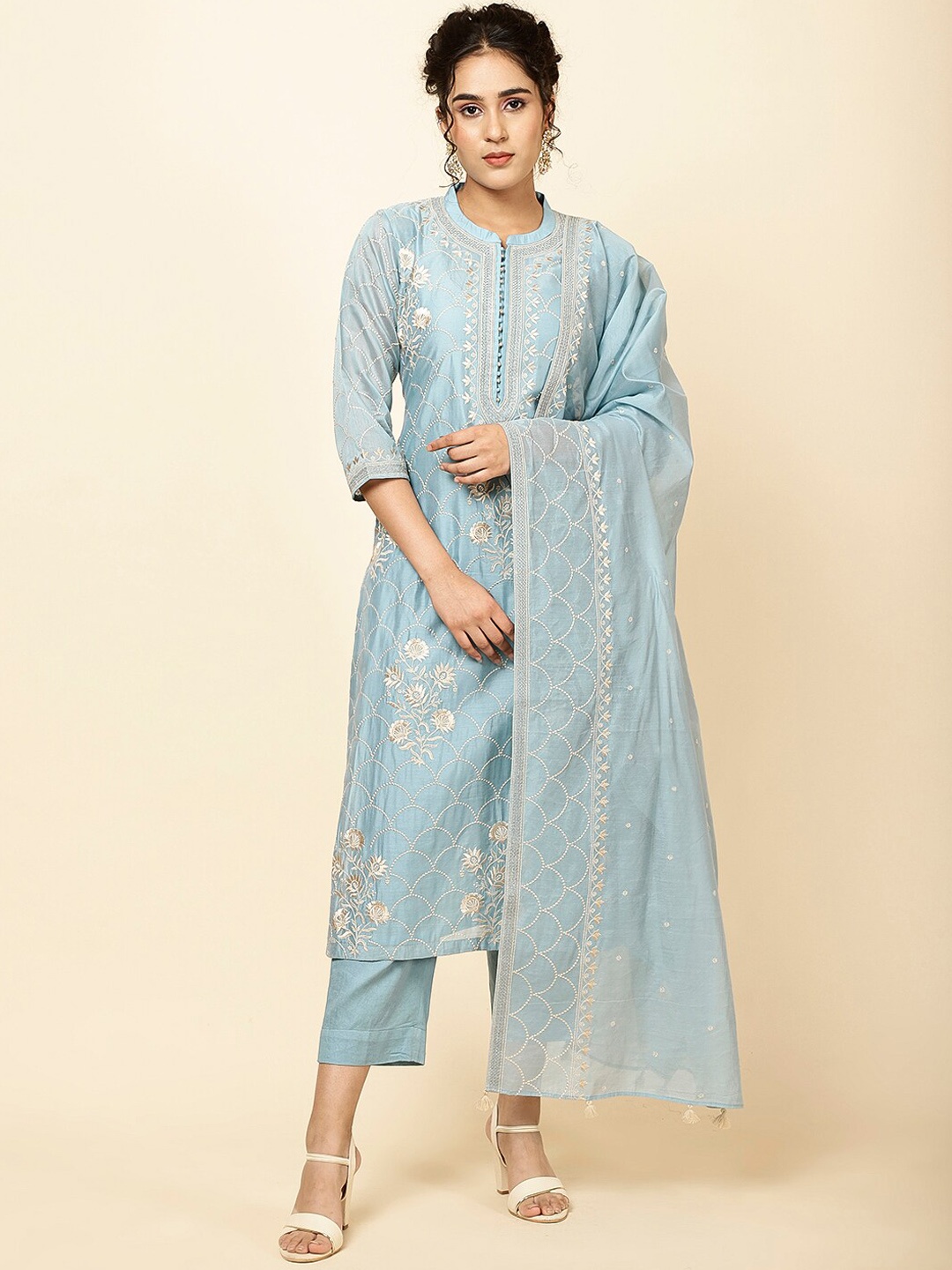 

Meena Bazaar Floral Embroidered Regular Kurta with Trousers & With Dupatta, Blue