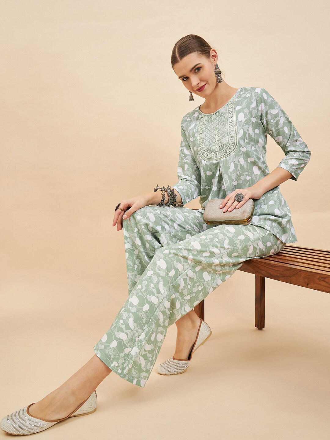 

Sangria Sea Green Digital-Printed Tunic & Trousers