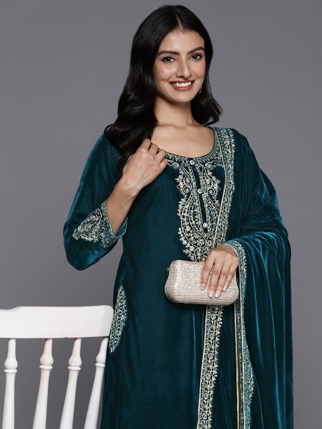 

Libas Women Floral Yoke Design Regular Sequinned Velvet Kurta with Palazzos & With Dupatta, Teal