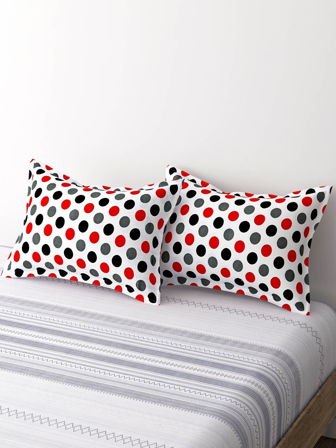 

Salona Bichona White & Grey 2 Pieces Printed Pure Cotton Pillow Covers