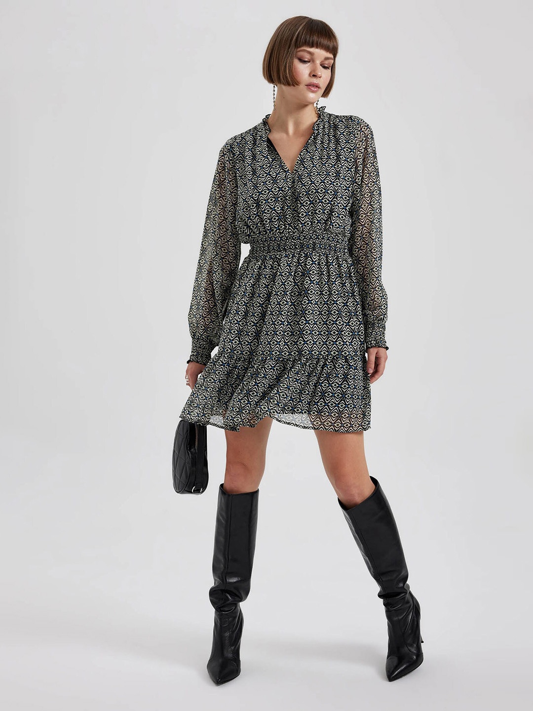 

DeFacto Geometric Print Puff Sleeve Fit & Flare Dress, Black