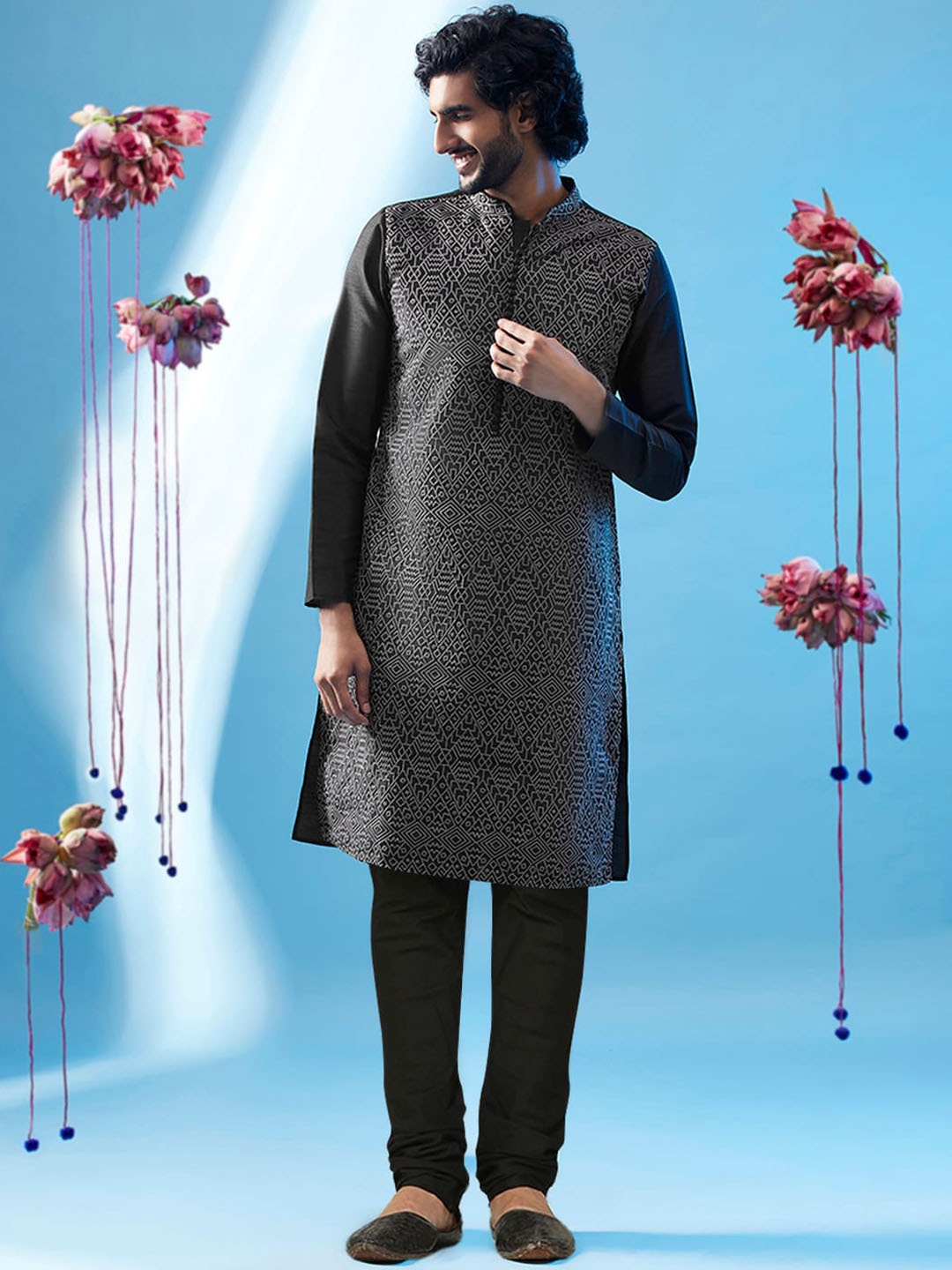 

KISAH Geometric Embroidered Regular Thread Work Kurta with Churidar, Black