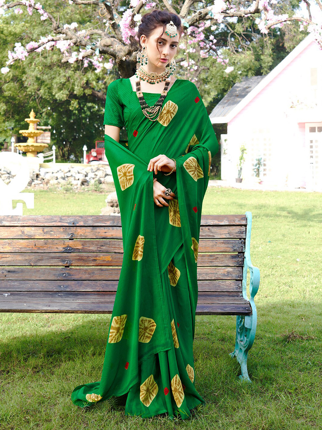 

Anouk Green & Brown Geometric Printed Saree