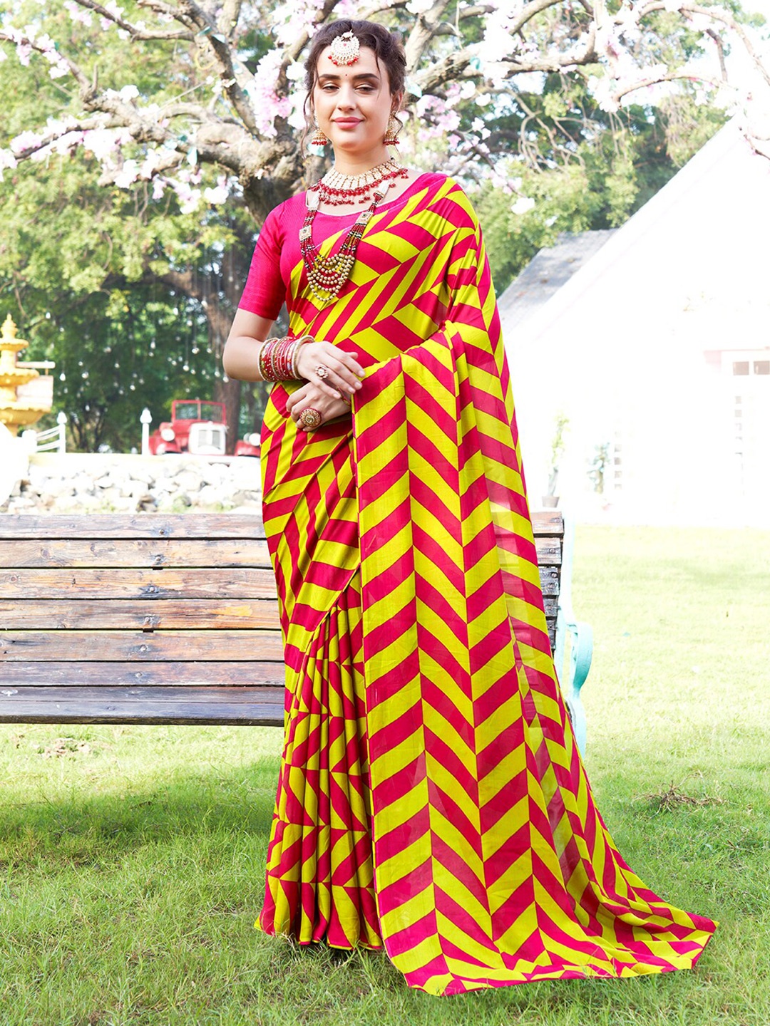 

Anouk Rustic Yellow & Pink Geometric Printed Saree