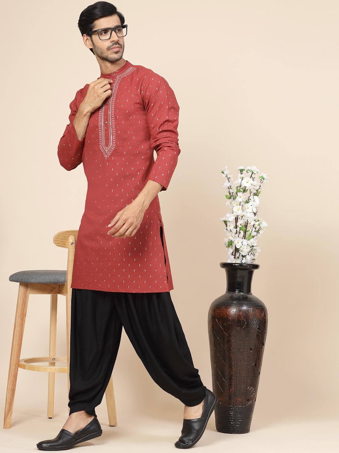 

Sangria Ethnic Motifs Embroidered Cotton Straight Kurta, Rust