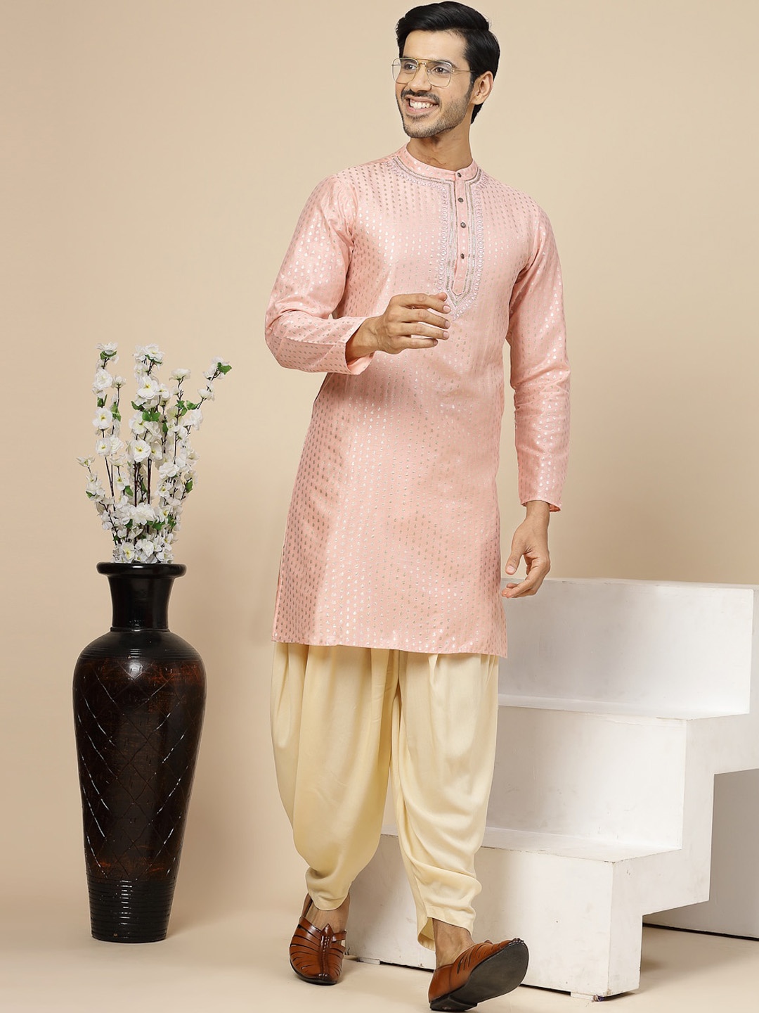 

Sangria Woven Design Mandarin Collar Straight Kurta, Peach