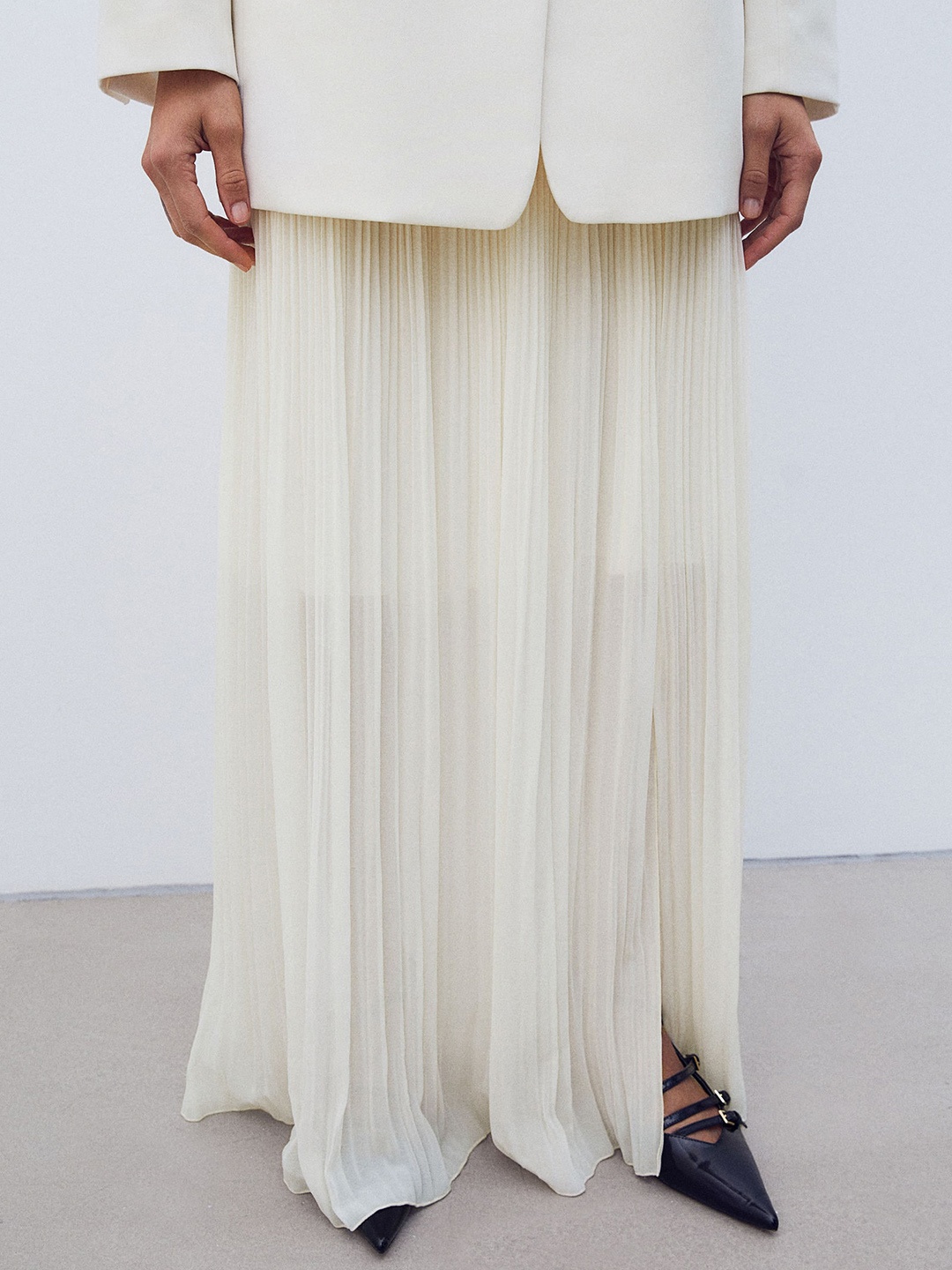 

H&M Pleated Skirt, White
