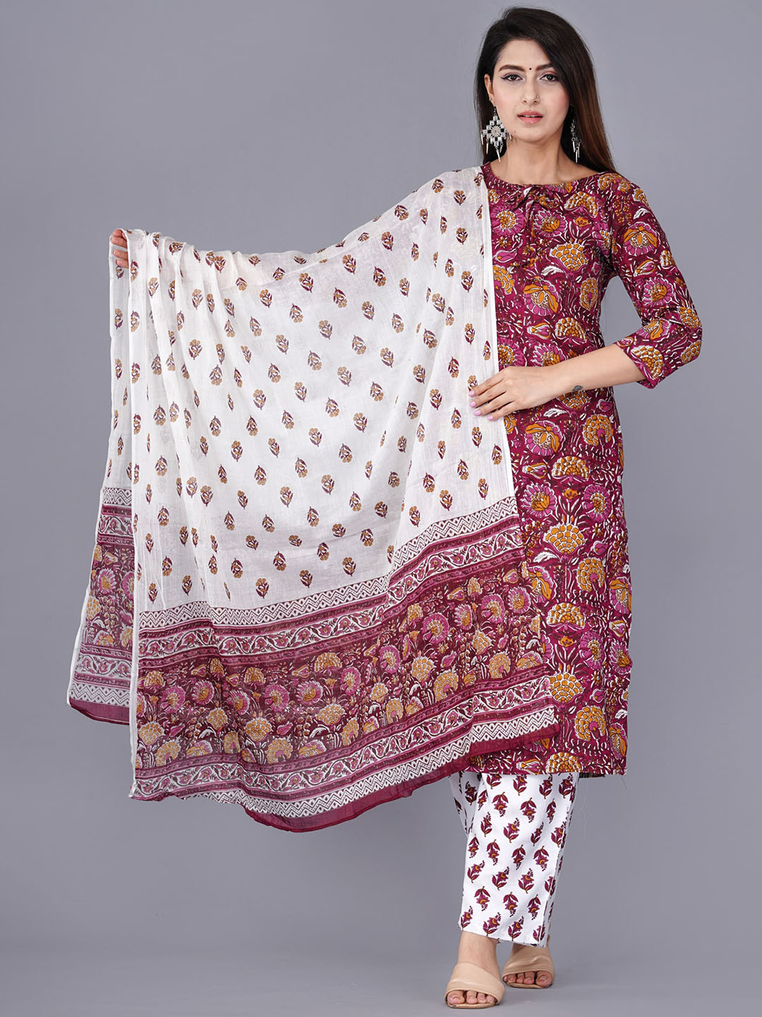 

TREND ME Floral Printed Pure Cotton Kurta with Palazzos & Dupatta, Maroon