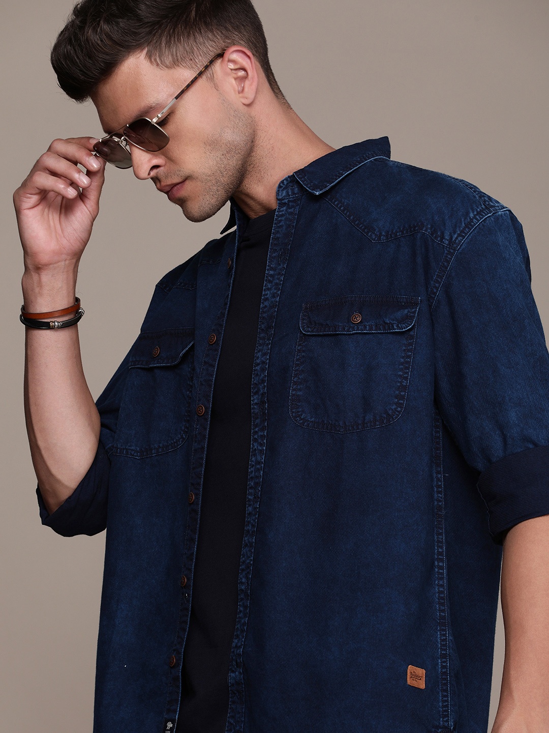 

Roadster Men Relaxed Solid Denim Casual Shirt, Blue