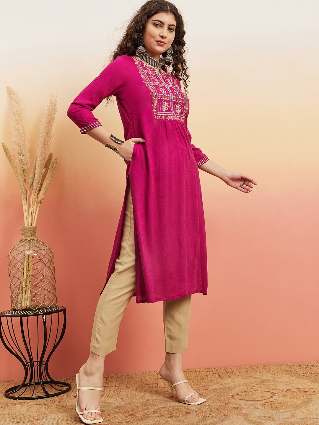 

Sangria Floral Embroidered Straight Kurta, Magenta