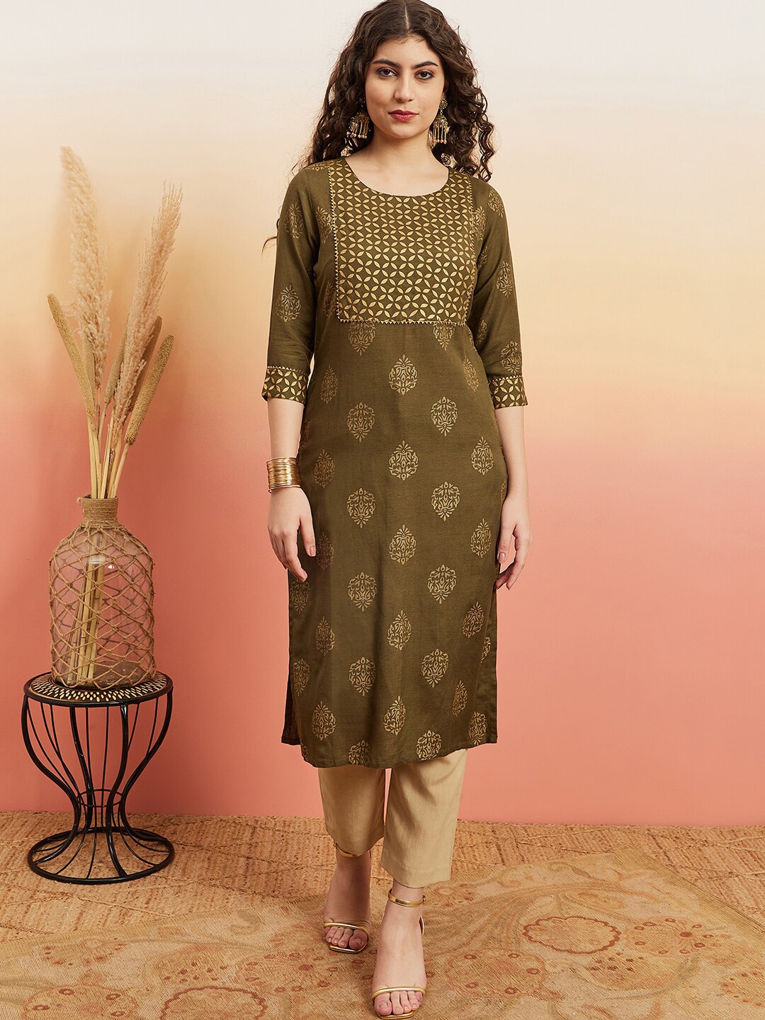 

Sangria Geometric Printed Straight Kurta, Olive