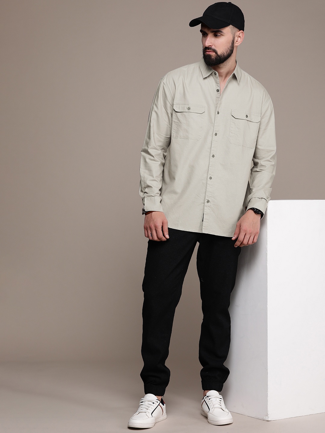 

Roadster Men Relaxed Casual Pure Cotton Shirt, Grey