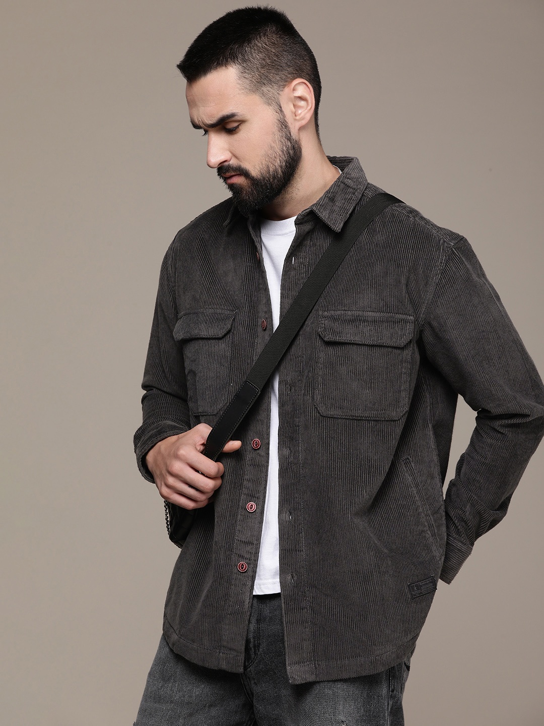 

Roadster Men Relaxed Pure Cotton Corduroy Shacket, Charcoal