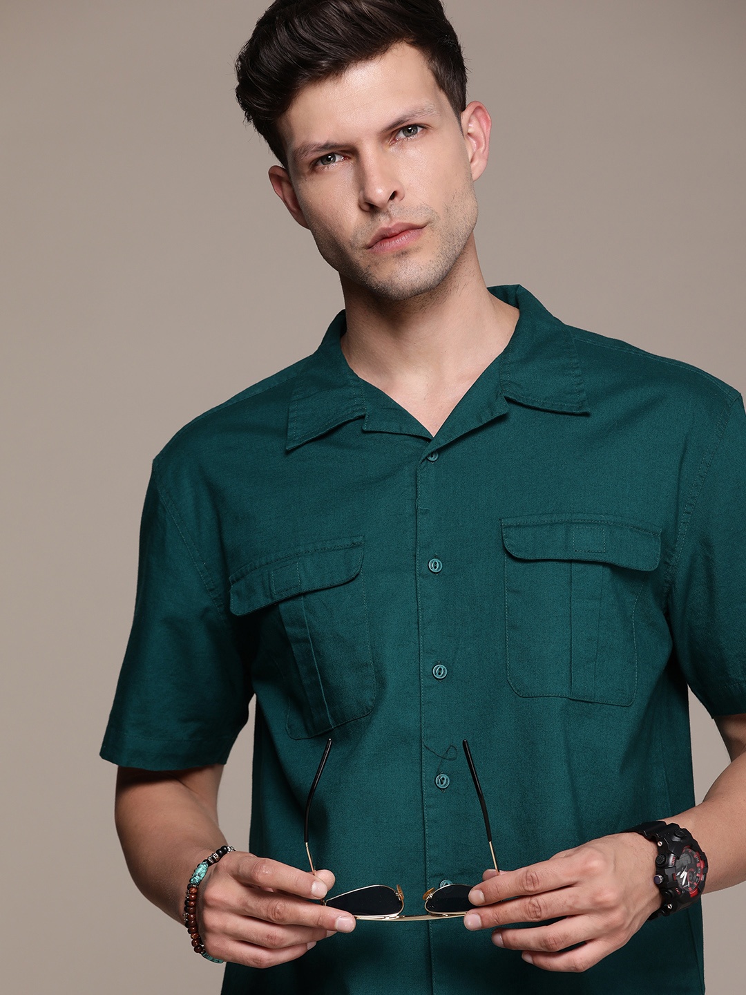 

Roadster Men Solid Relaxed Opaque Cotton Casual Shirt, Green