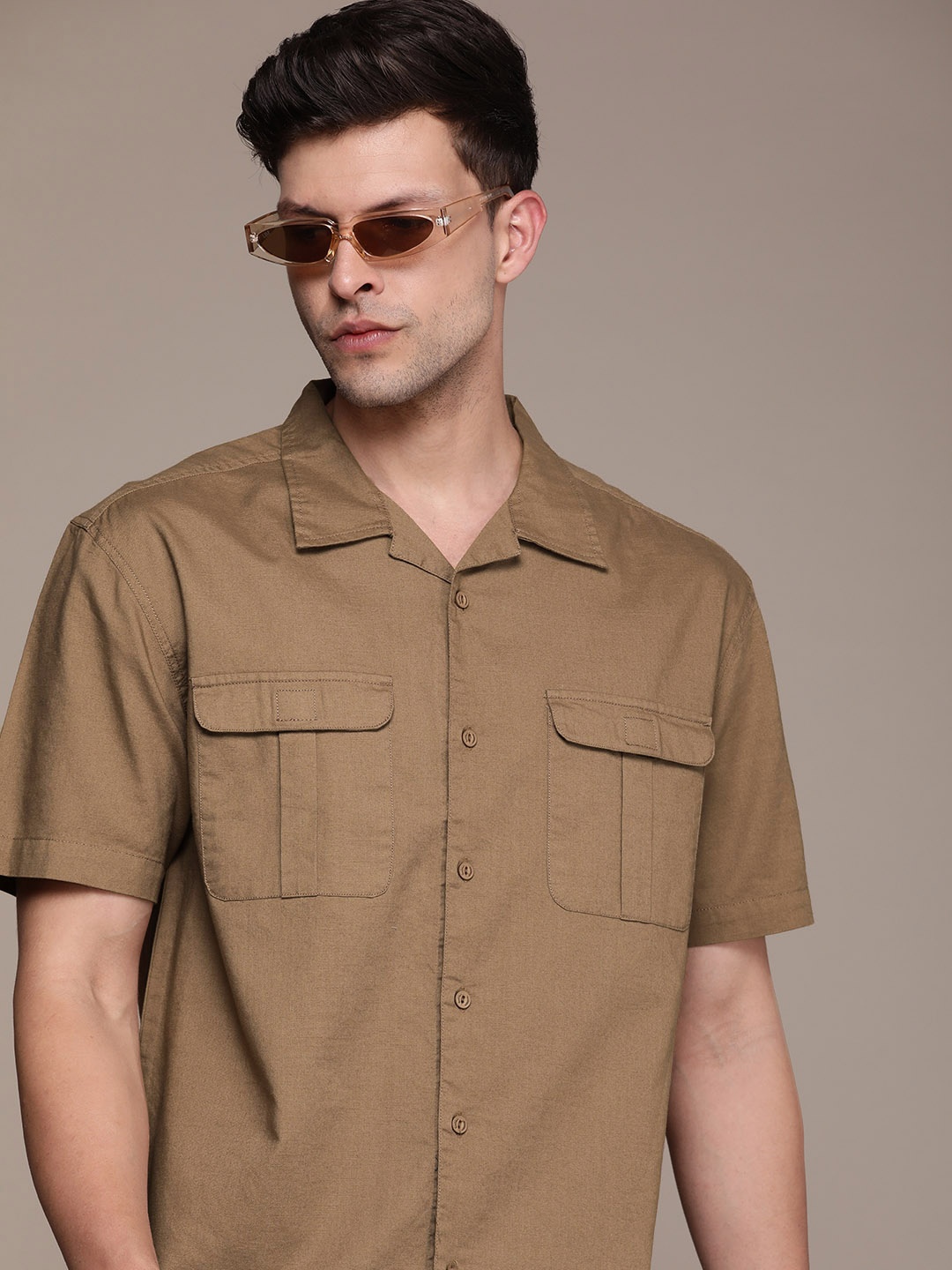 

Roadster Men Solid Relaxed Opaque Cotton Casual Shirt, Coffee brown