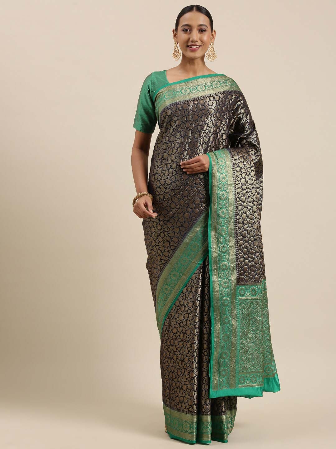 

PTIEPL Banarasi Silk Works Floral Woven Design Zari Banarasi Saree, Black