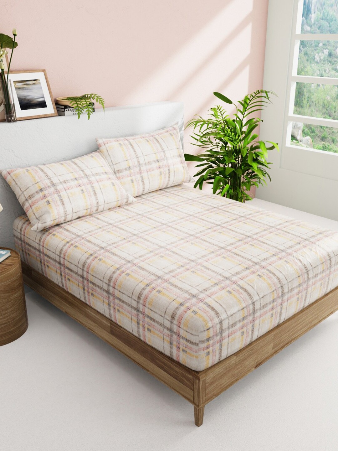 

BIANCA Essenza Cream-Coloured Geometric Cotton 144 TC Queen Bedsheet & 2 Pillow Covers