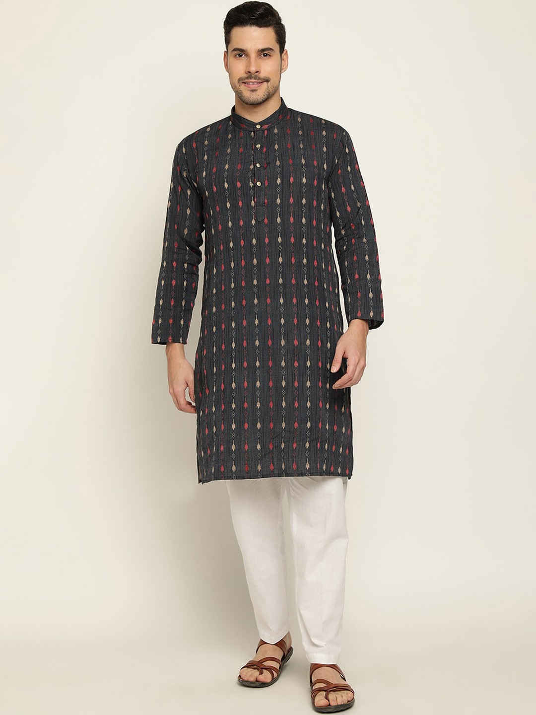 

Stuffie Land Ethnic Motifs Regular Pure Cotton Kurta with Pyjamas, Black