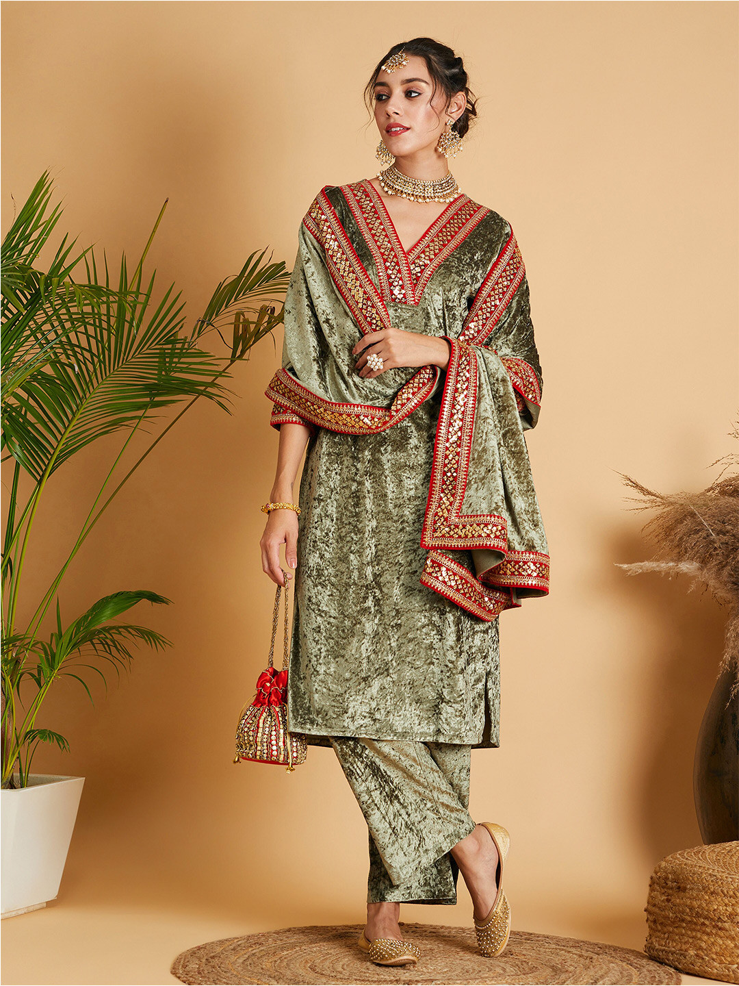 

Shae by SASSAFRAS Velvet Lace Detail Dupatta, Olive