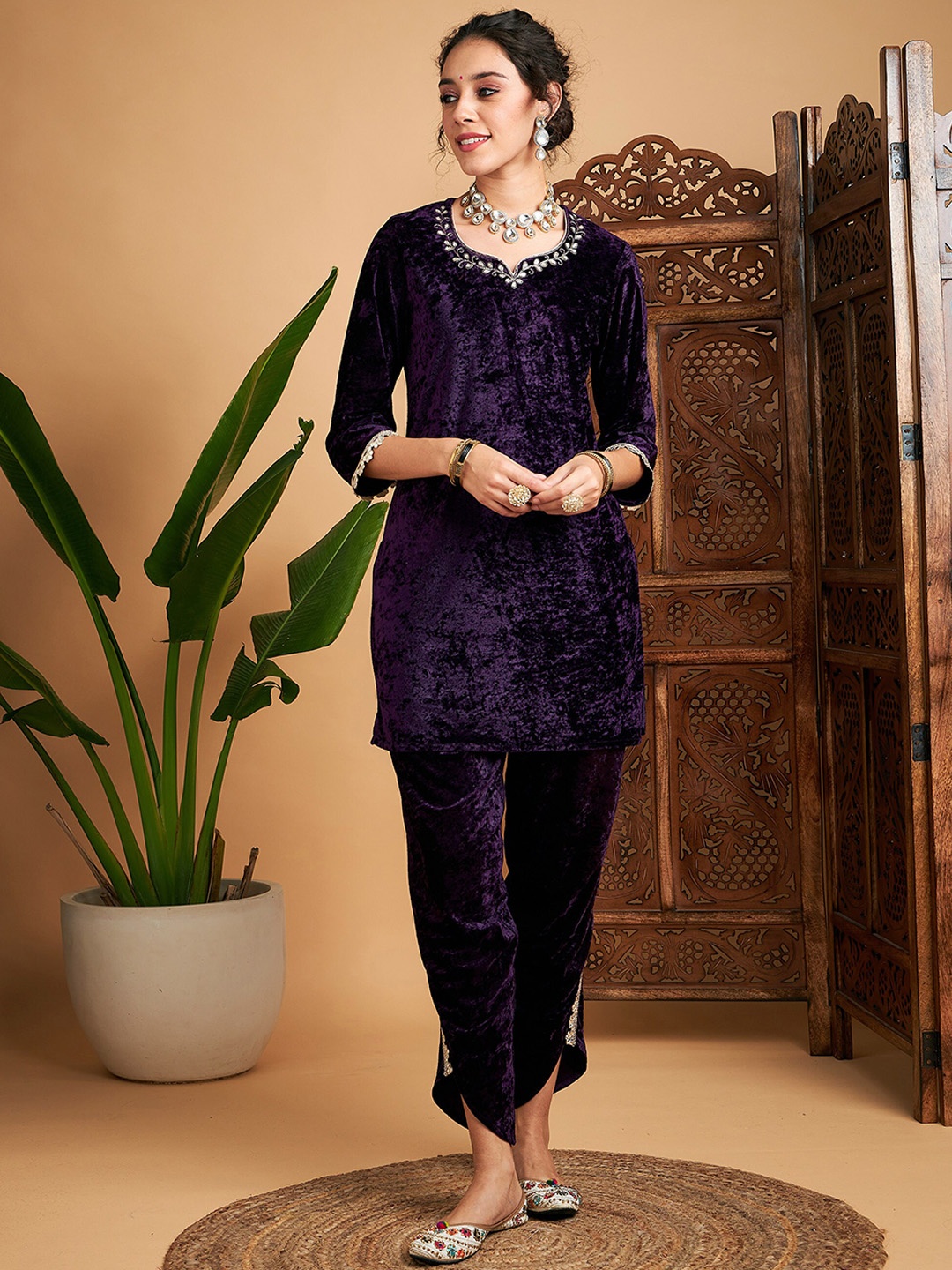 

Shae by SASSAFRAS Embroidered Gotta Patti Velvet Kurti, Purple