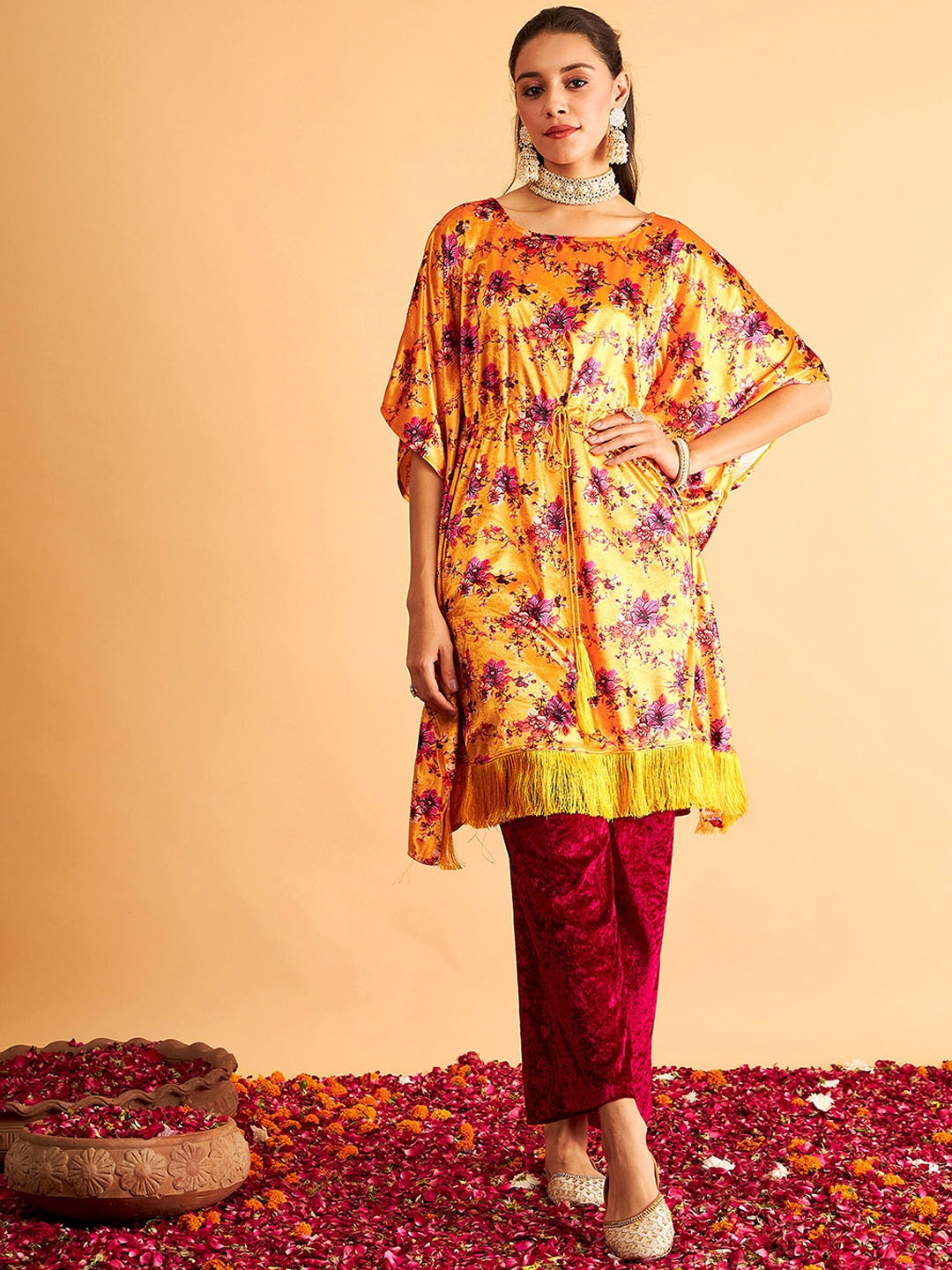 

Shae by SASSAFRAS Floral Printed Velvet High Low Kaftan Kurta, Orange