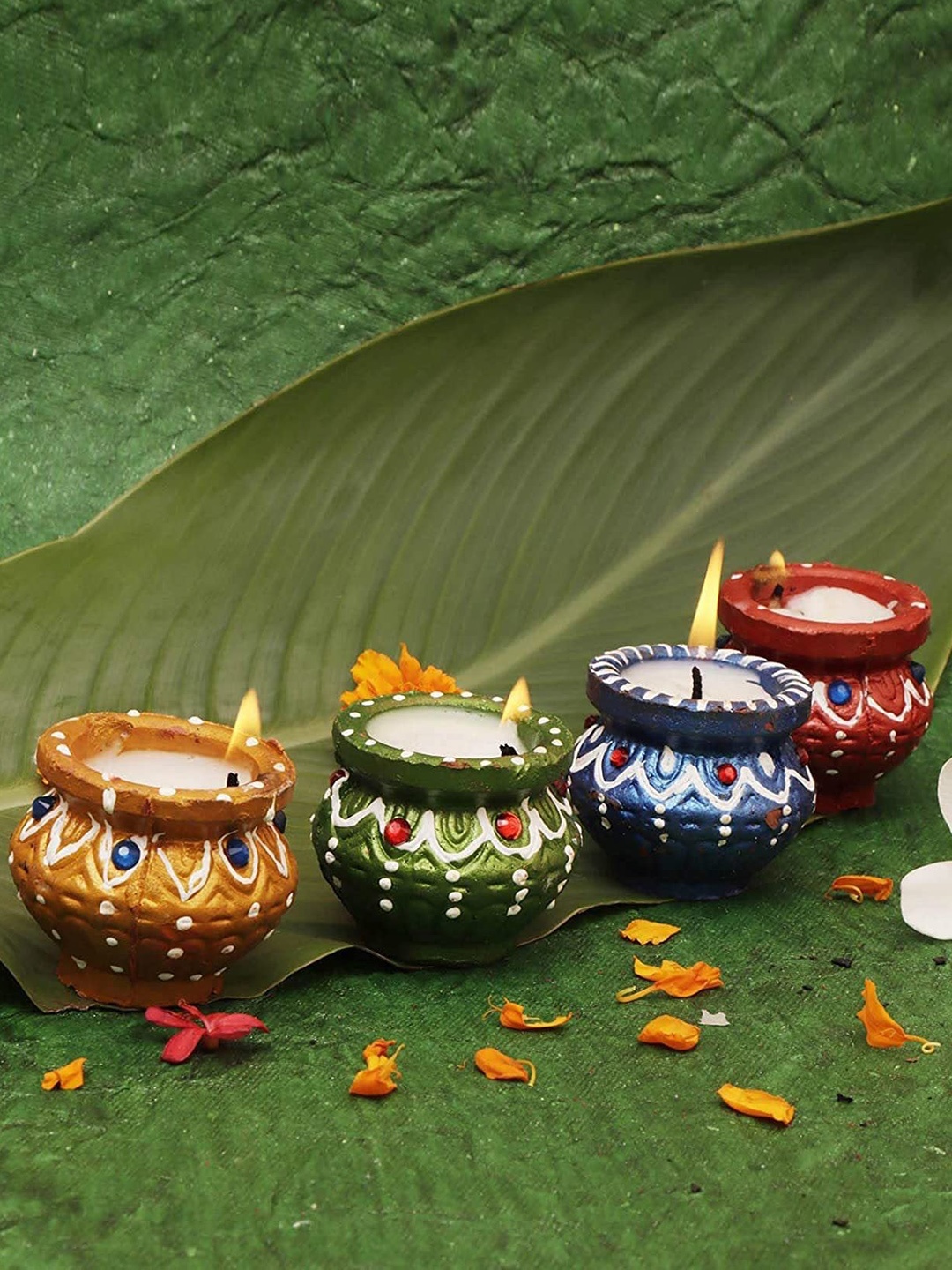 

Fashion Bizz 4 Pieces Printed Terracotta Candles, Gold