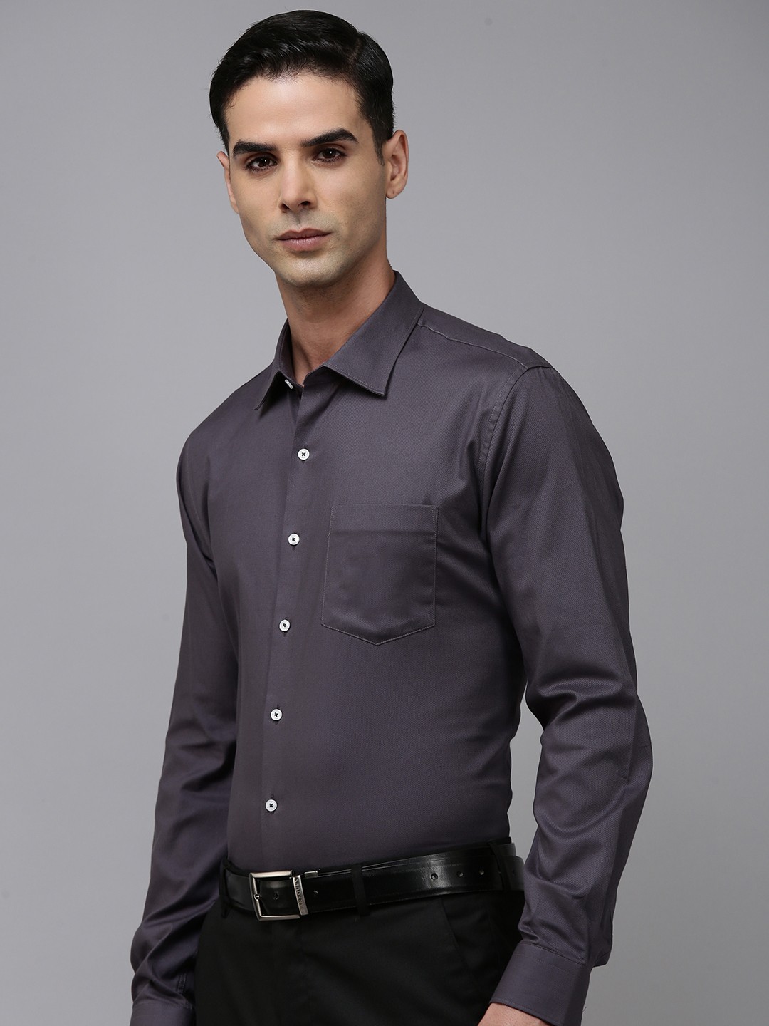 

Van Heusen Men Pure Cotton Slim Fit Formal Shirt, Purple