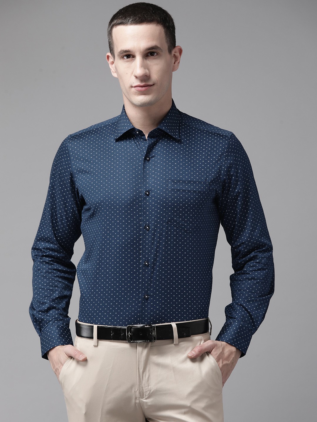 

Van Heusen Custom Fit Cotton Printed Formal Shirt, Navy blue