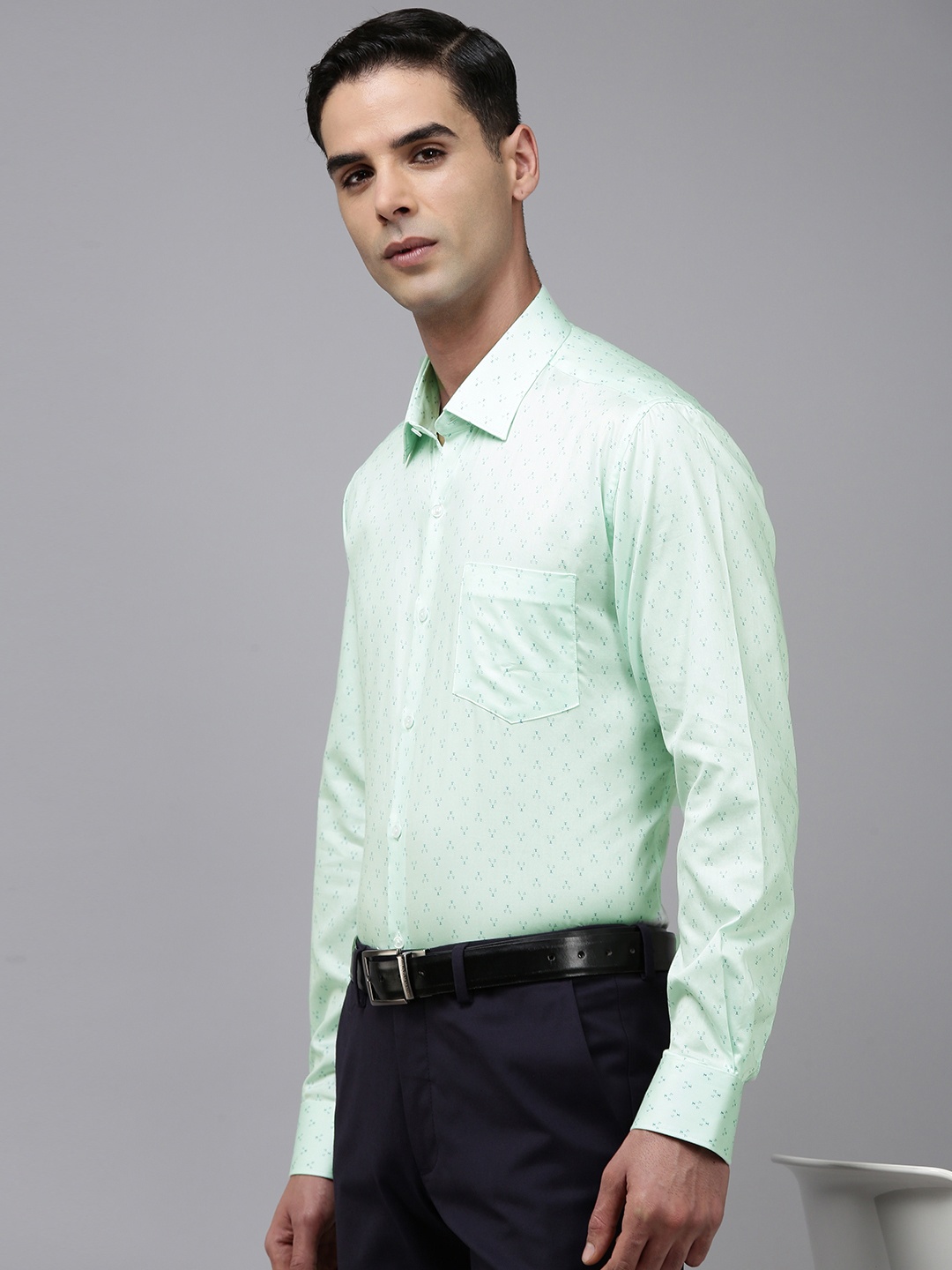 

Van Heusen Custom Fit Printed Opaque Pure Cotton Formal Shirt, Green