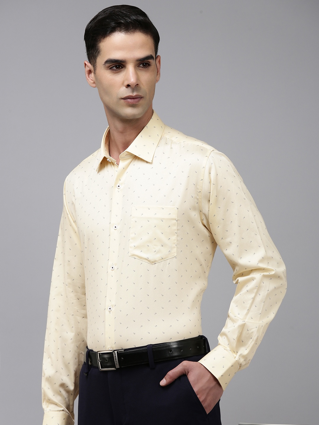 

Van Heusen Custom Opaque Printed Pure Cotton Formal Shirt, Yellow