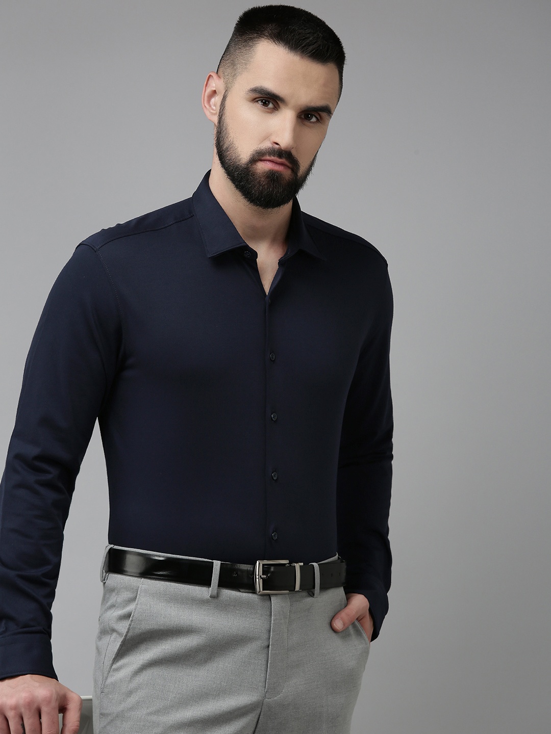 

Van Heusen Pure Cotton Solid Slim Fit Formal Shirt, Navy blue