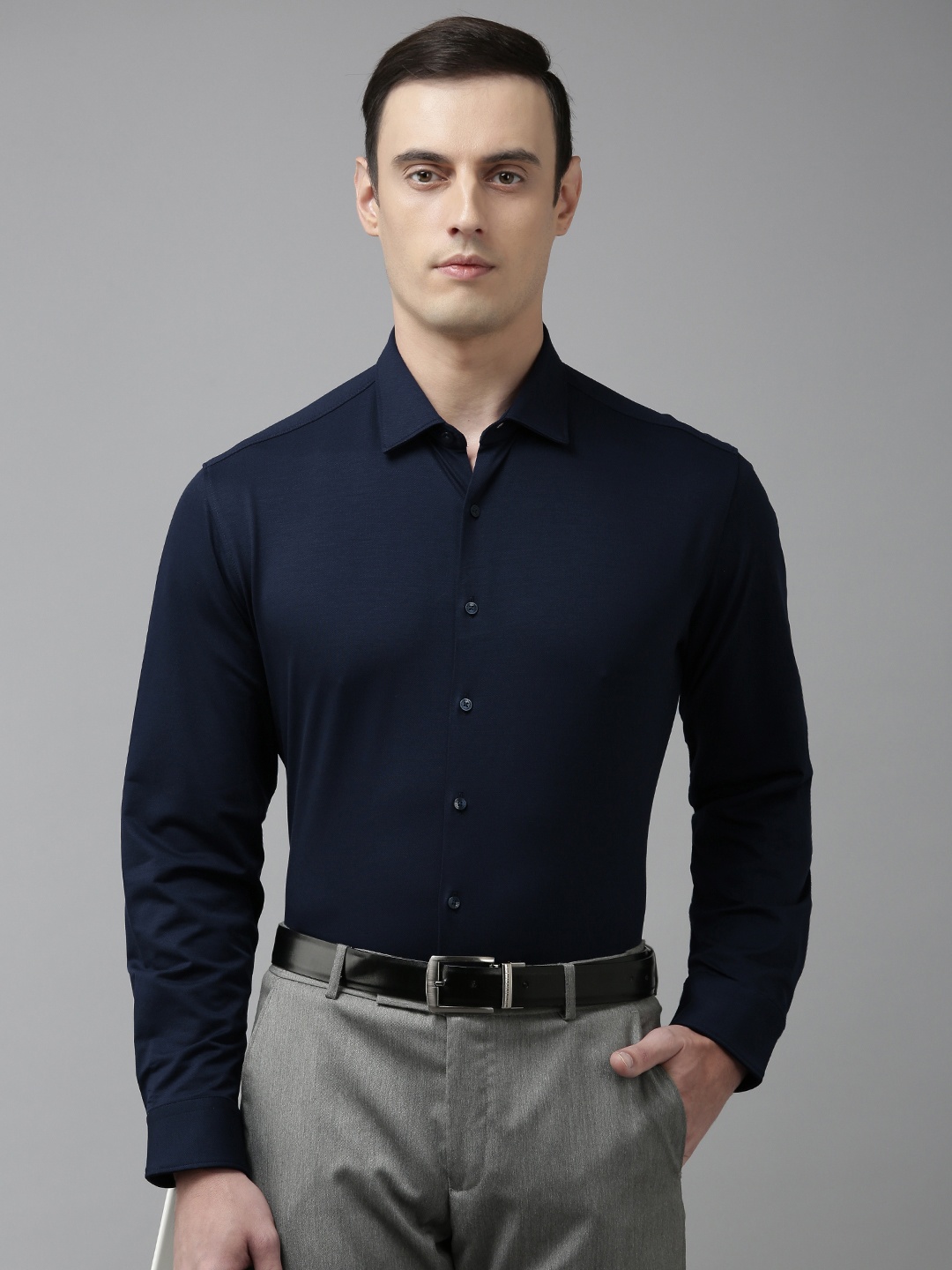 

Van Heusen Slim Fit Opaque Formal Shirt, Navy blue