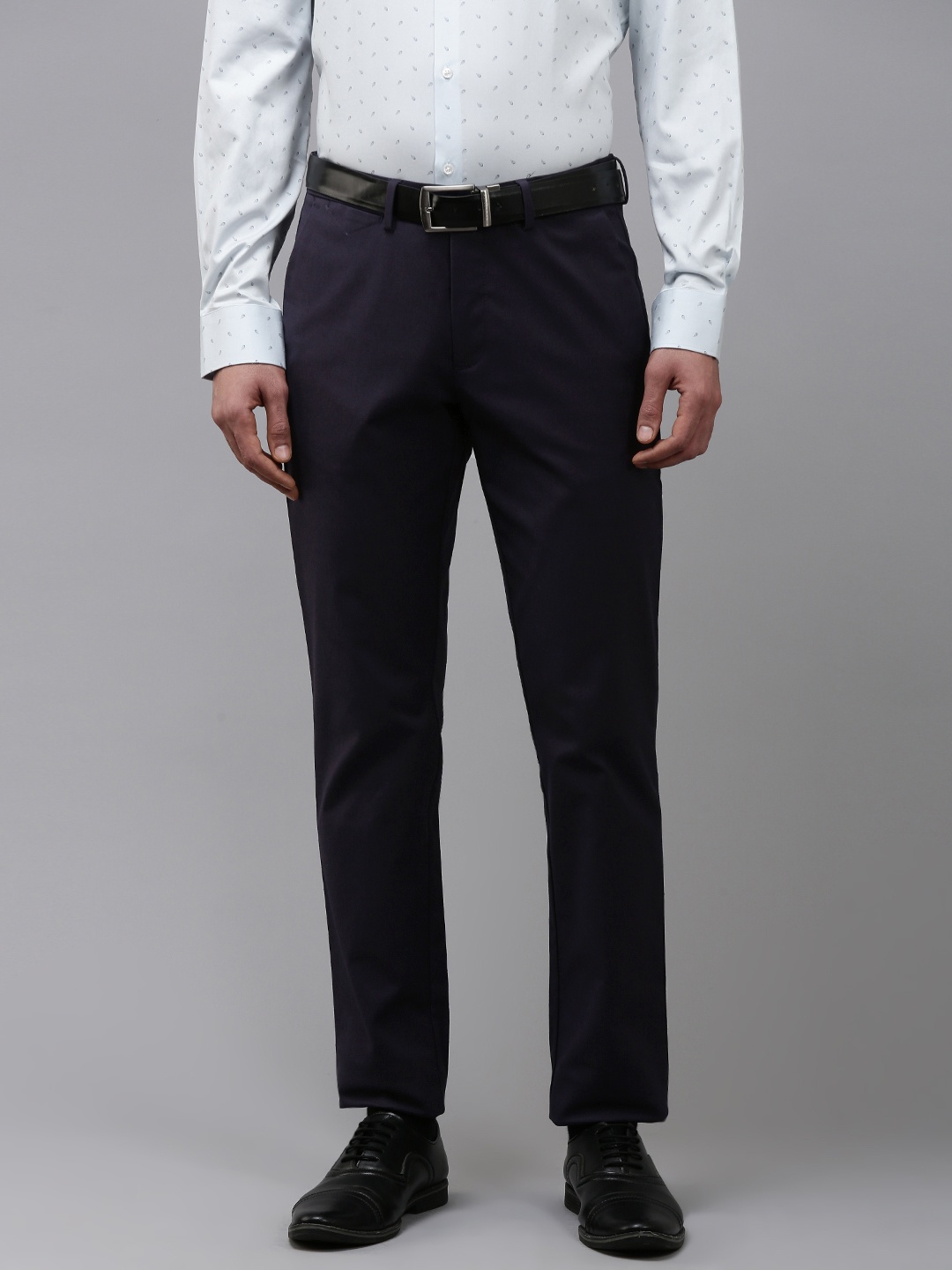 

Van Heusen Men Slim Fit Trousers, Navy blue