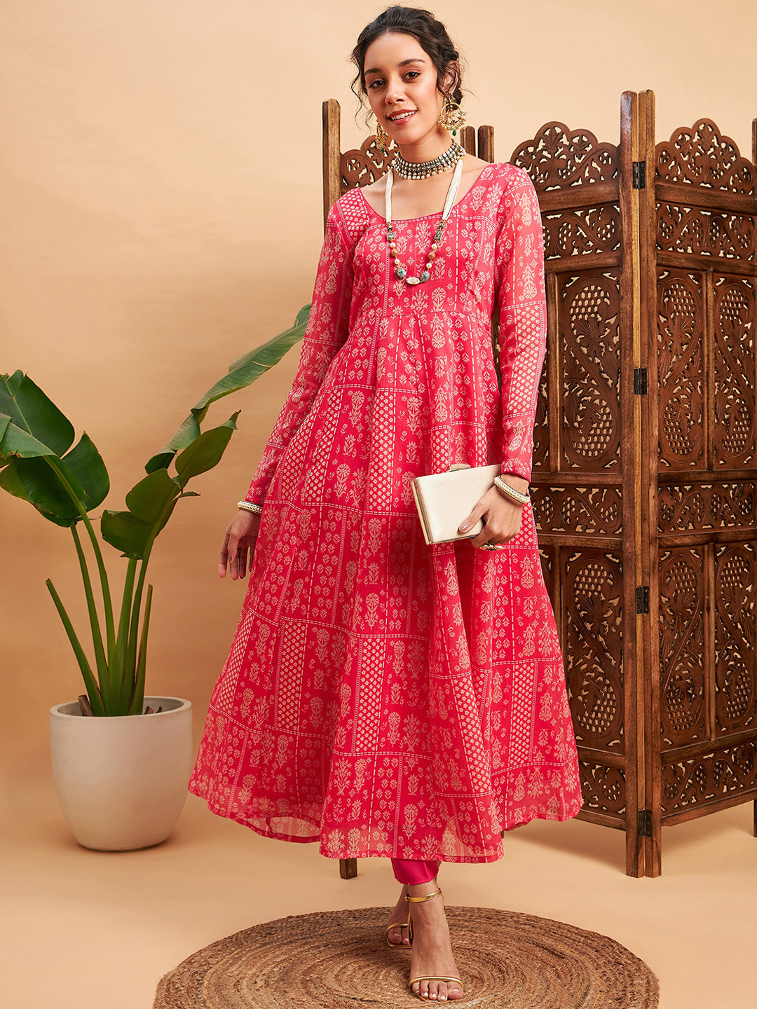 

Shae by SASSAFRAS Pink Ethnic Motif Printed Chanderi Silk Anarkali Kurta